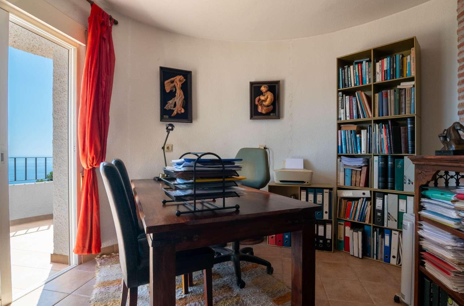 Villa for Sale in Salobreña
