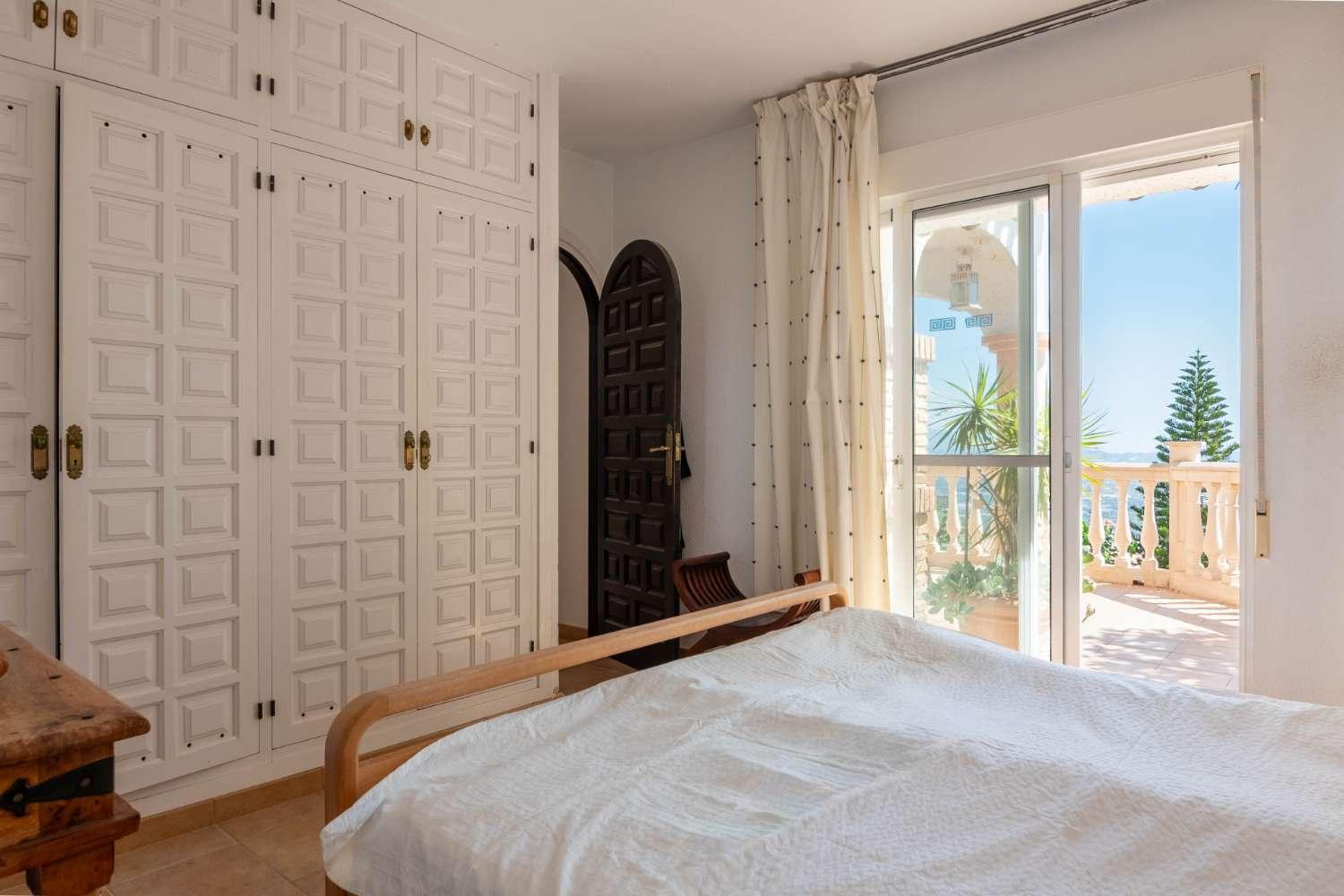 Villa for Sale in Salobreña