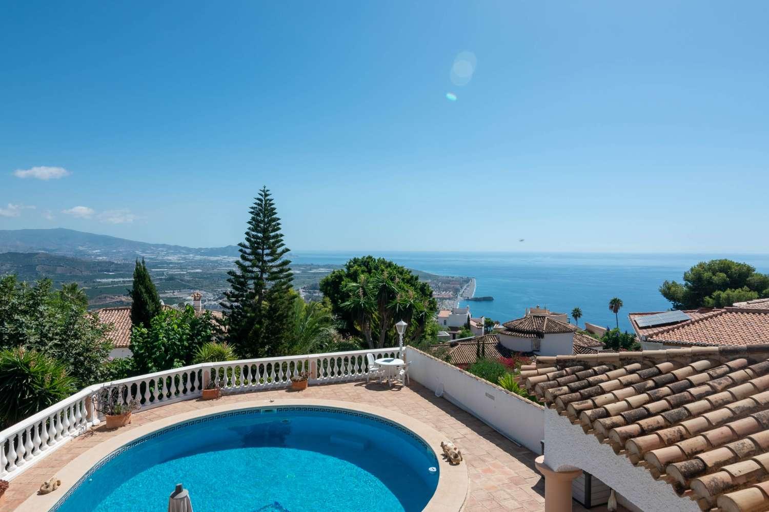 Villa for Sale in Salobreña