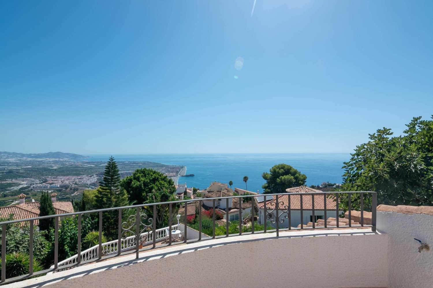 Villa for Sale in Salobreña