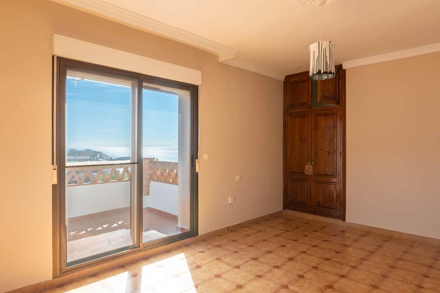 Villa for Sale in Salobreña