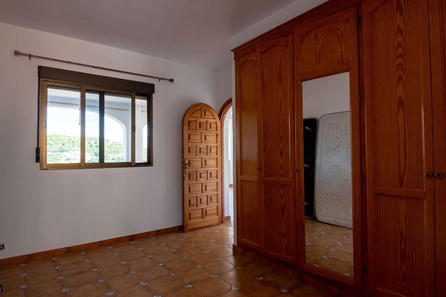 Villa for Sale in Salobreña