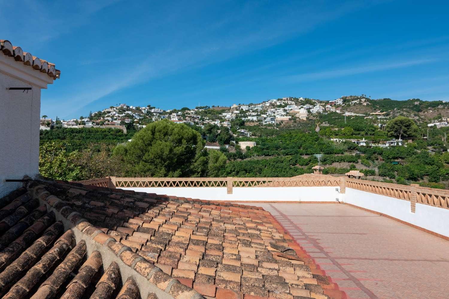 Villa for Sale in Salobreña