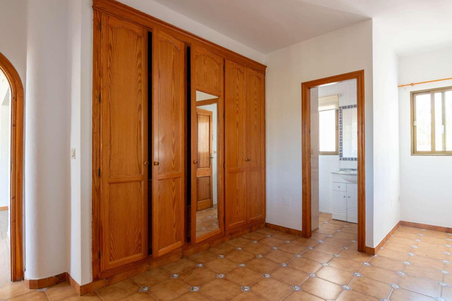 Villa for Sale in Salobreña