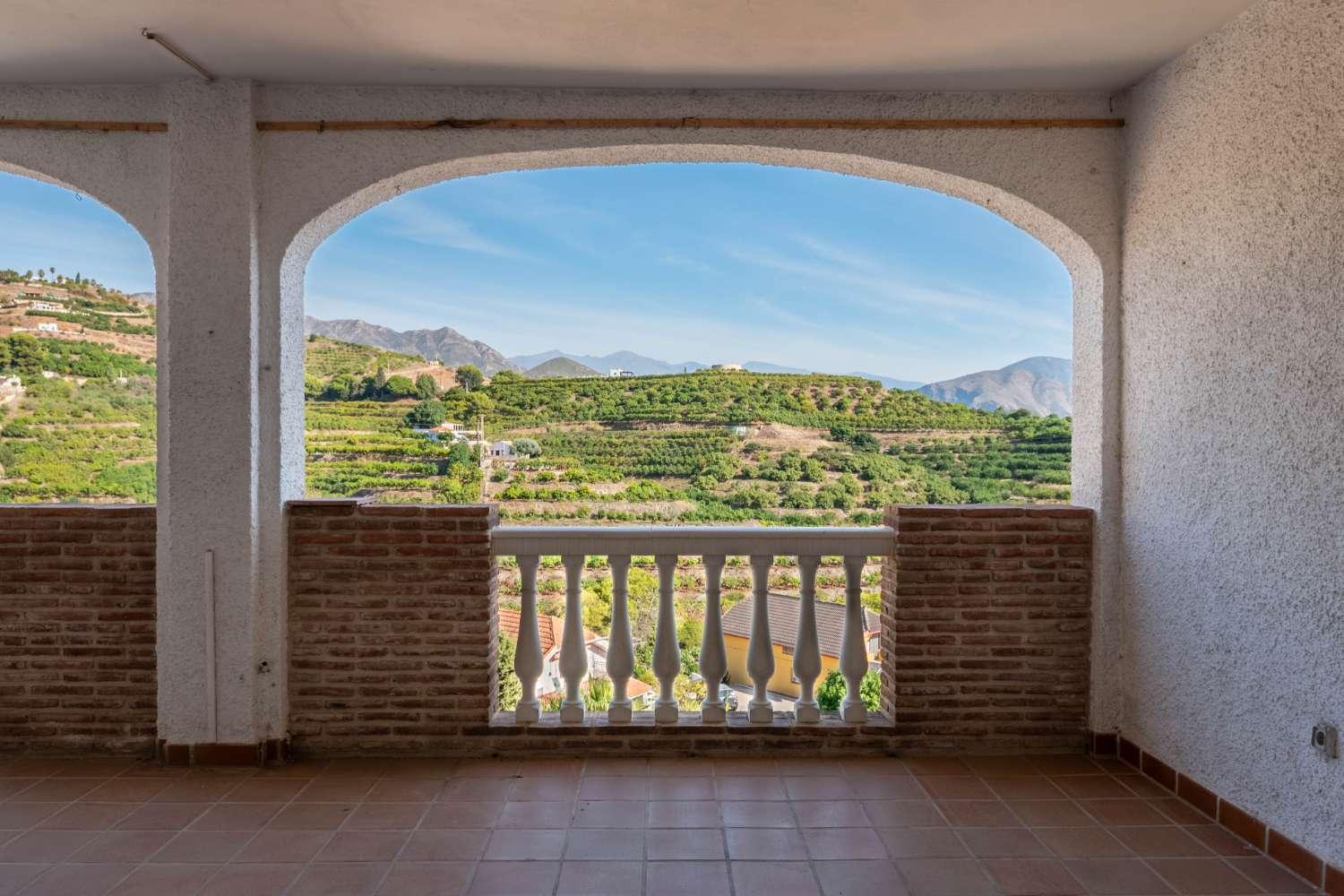 Villa for Sale in Salobreña