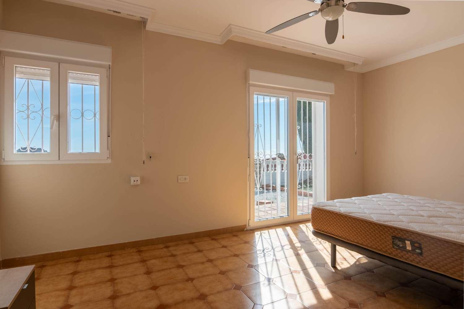 Villa for Sale in Salobreña