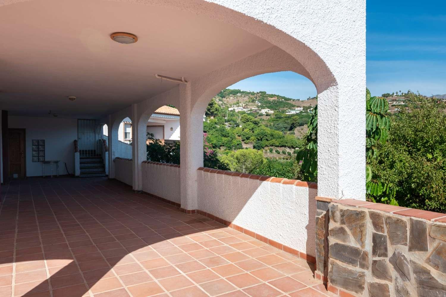 Villa for Sale in Salobreña