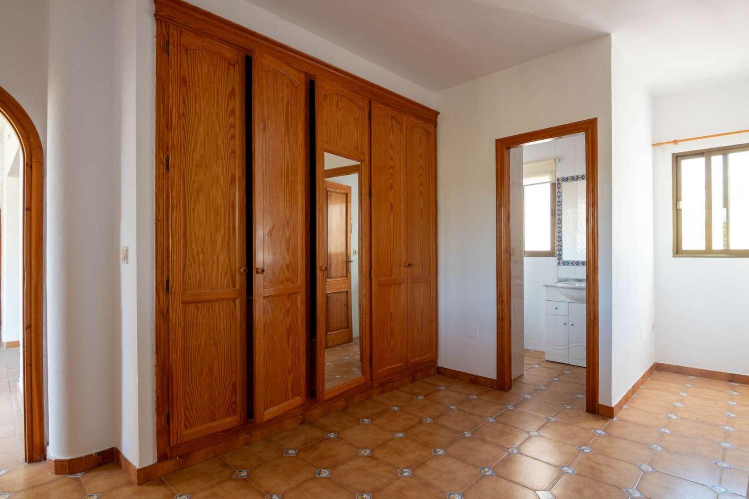 Villa for Sale in Salobreña