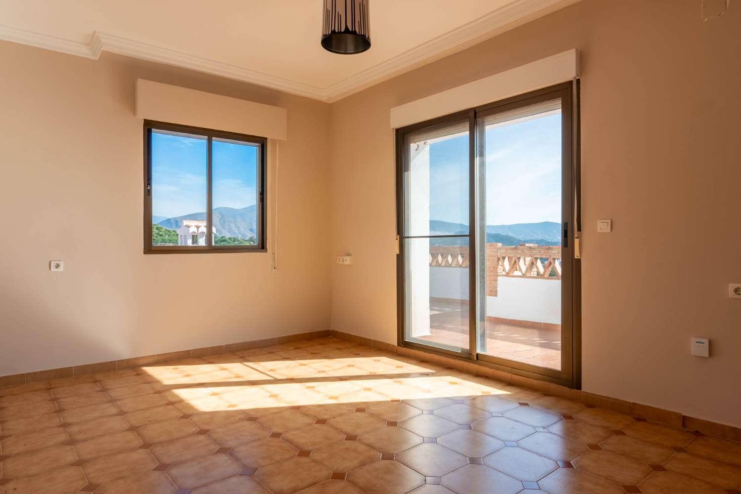 Villa for Sale in Salobreña