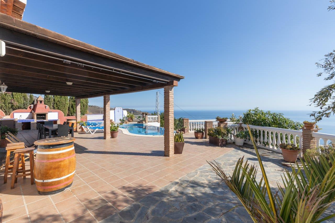 Villa for Sale in Almuñécar