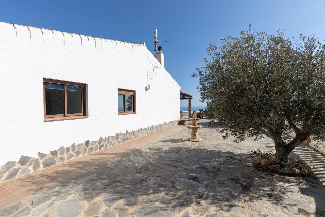 Villa for Sale in Almuñécar