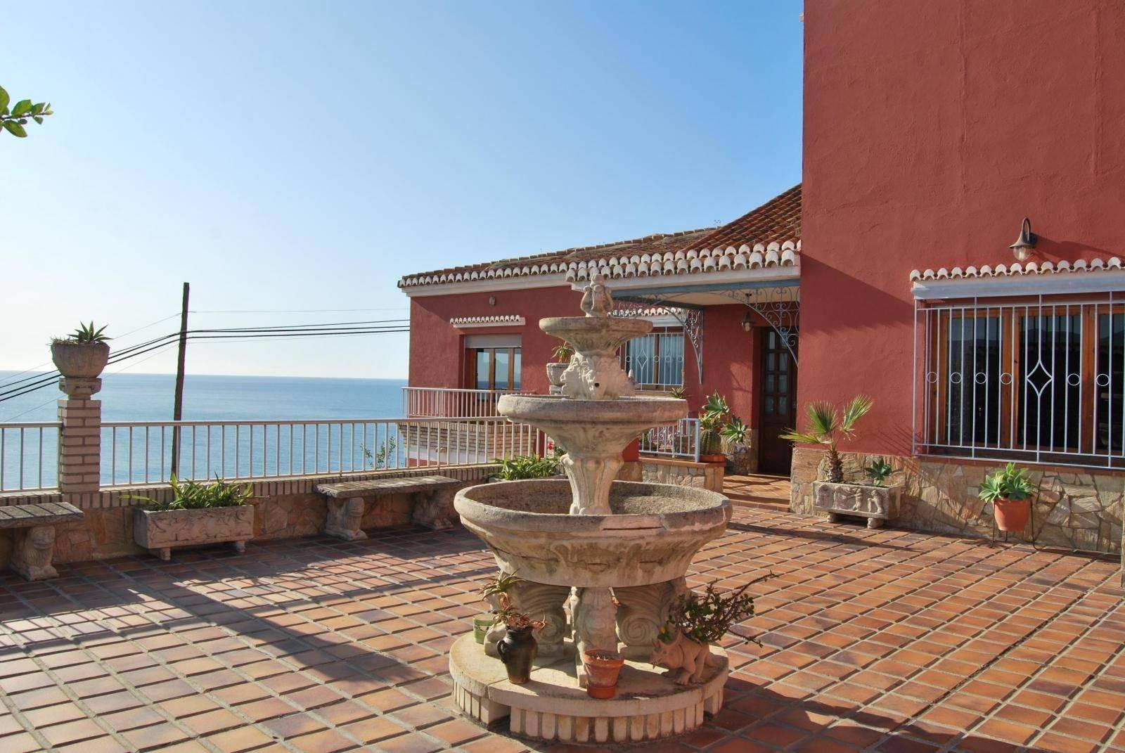 Villa for Sale in Salobreña