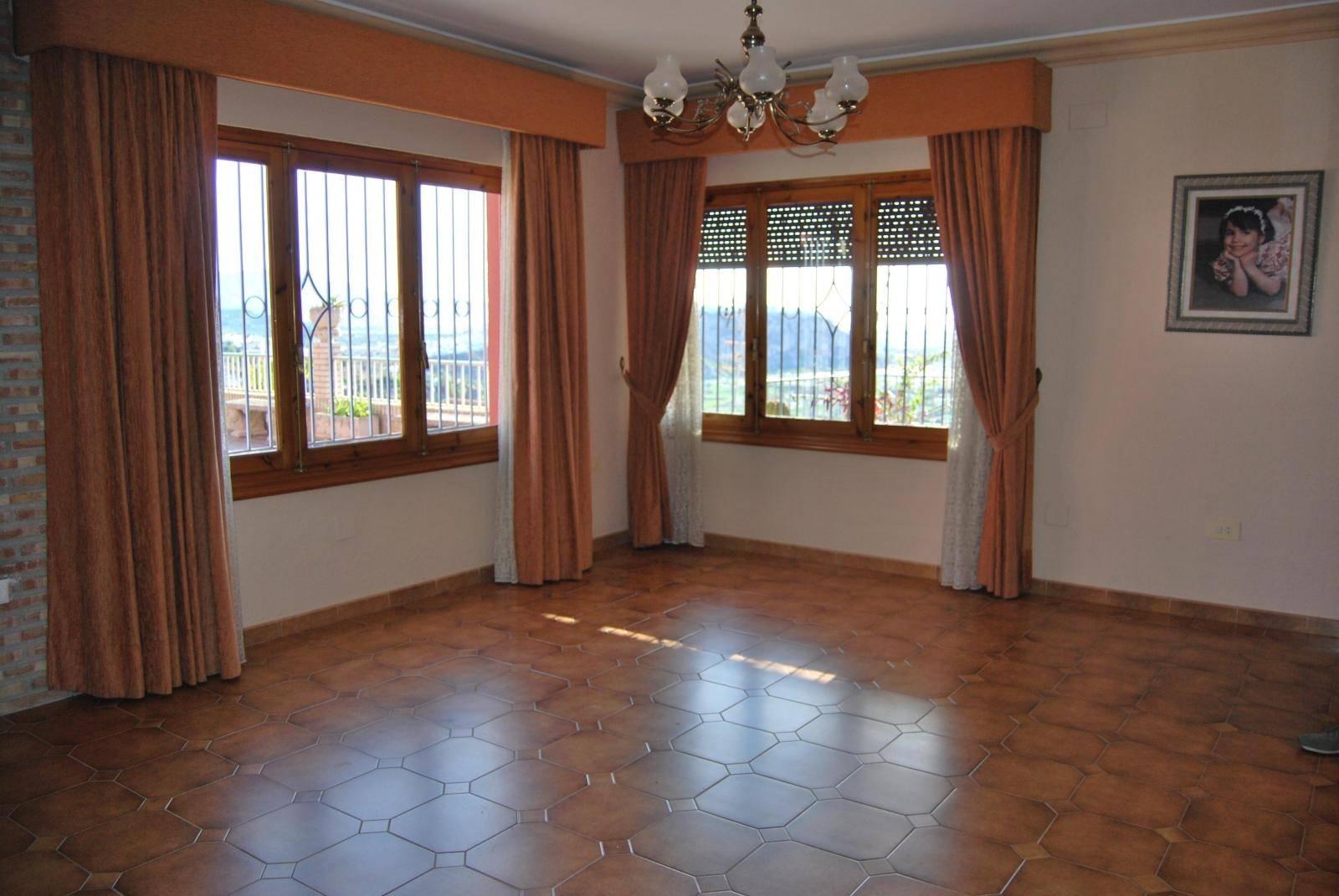 Villa for Sale in Salobreña