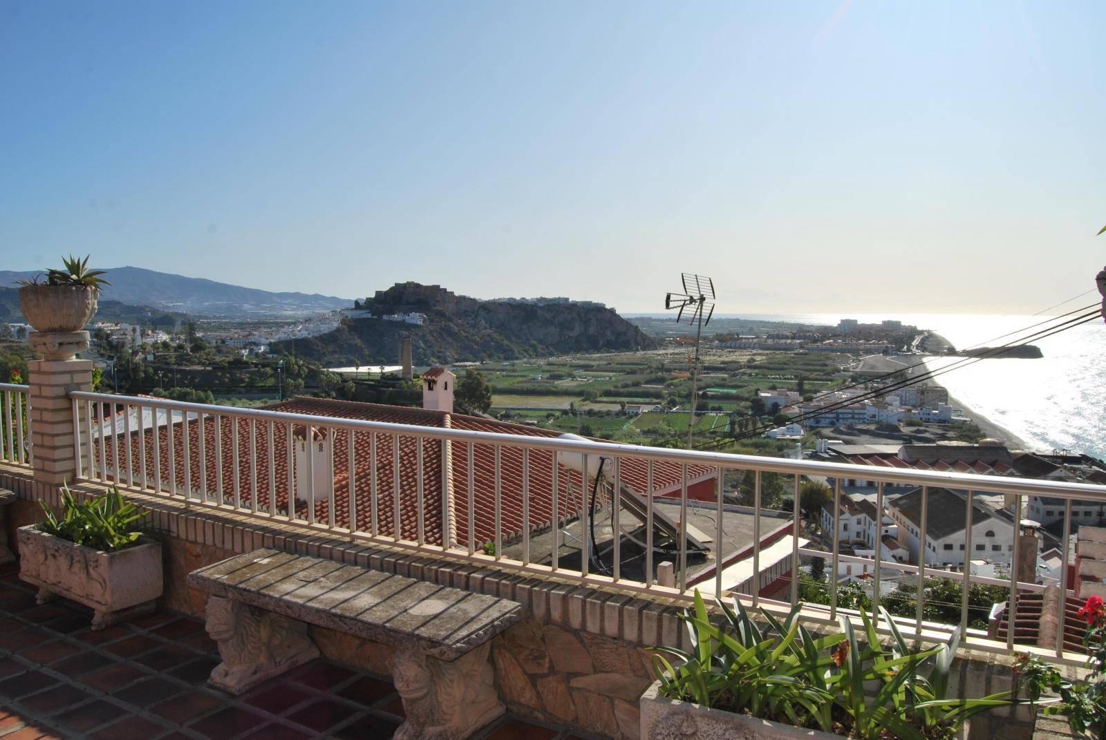 Villa for Sale in Salobreña