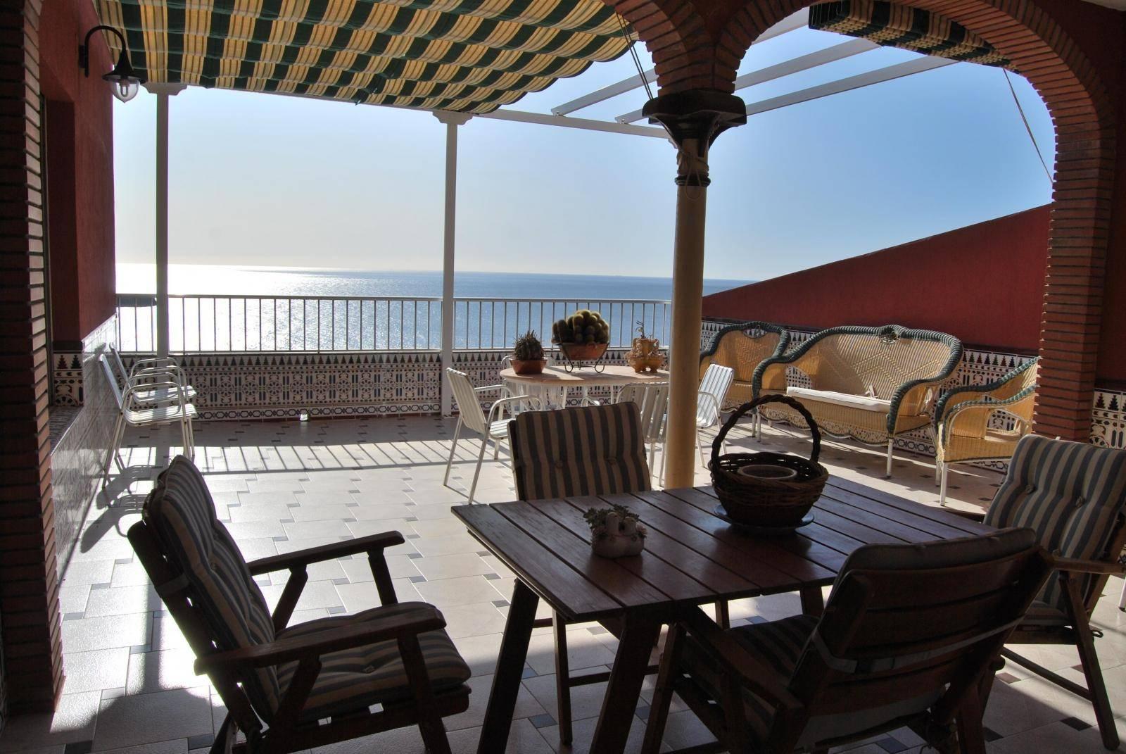 Villa for Sale in Salobreña