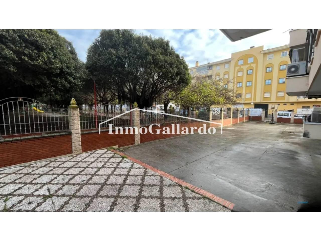 Flat for Sale in Rincón de la Victoria