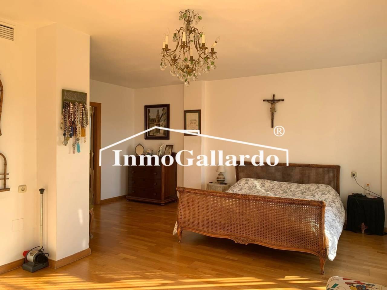 Semi-detached House for Sale in Málaga