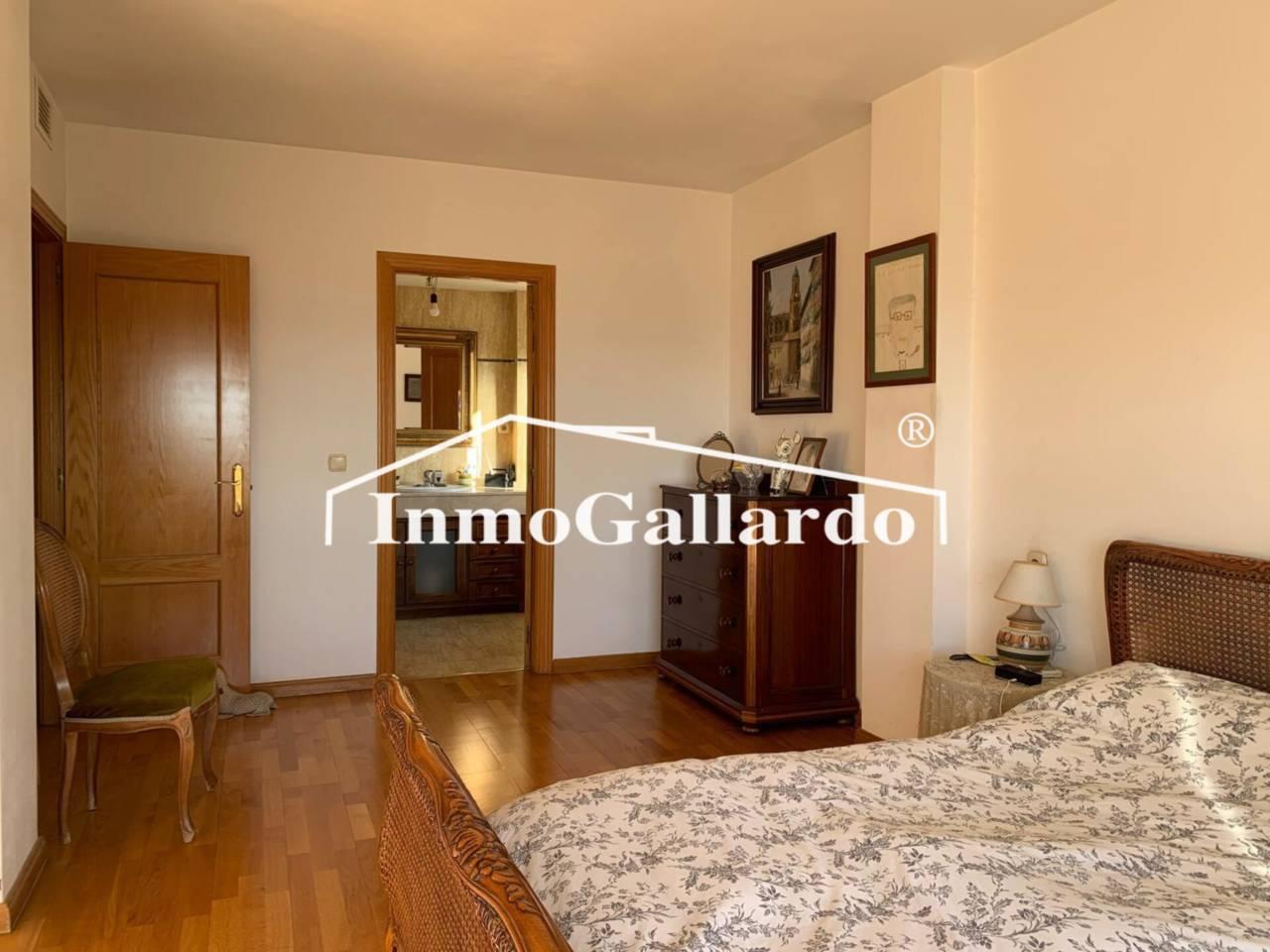 Semi-detached House for Sale in Málaga