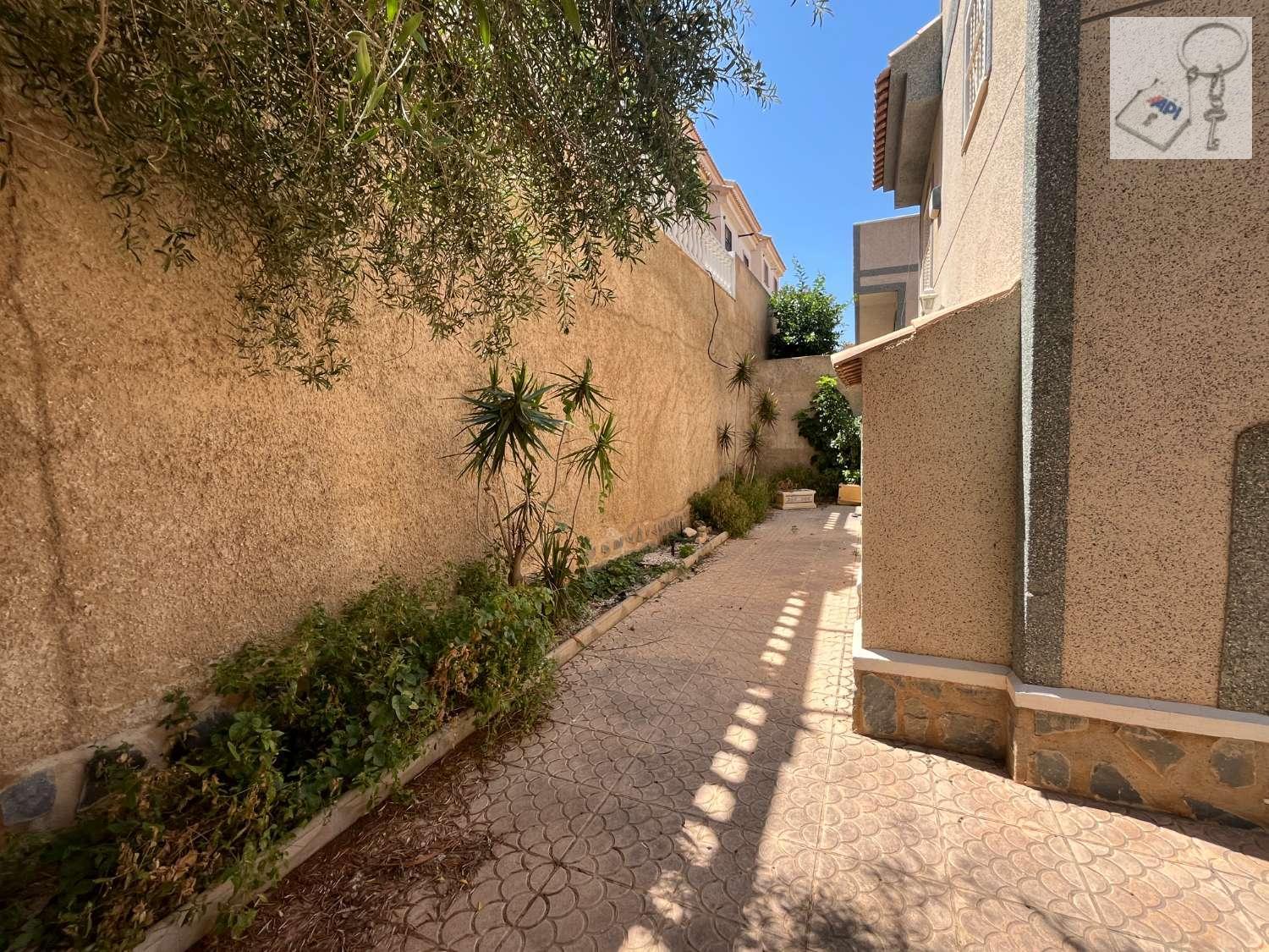 Chalet for Sale in San Miguel de Salinas