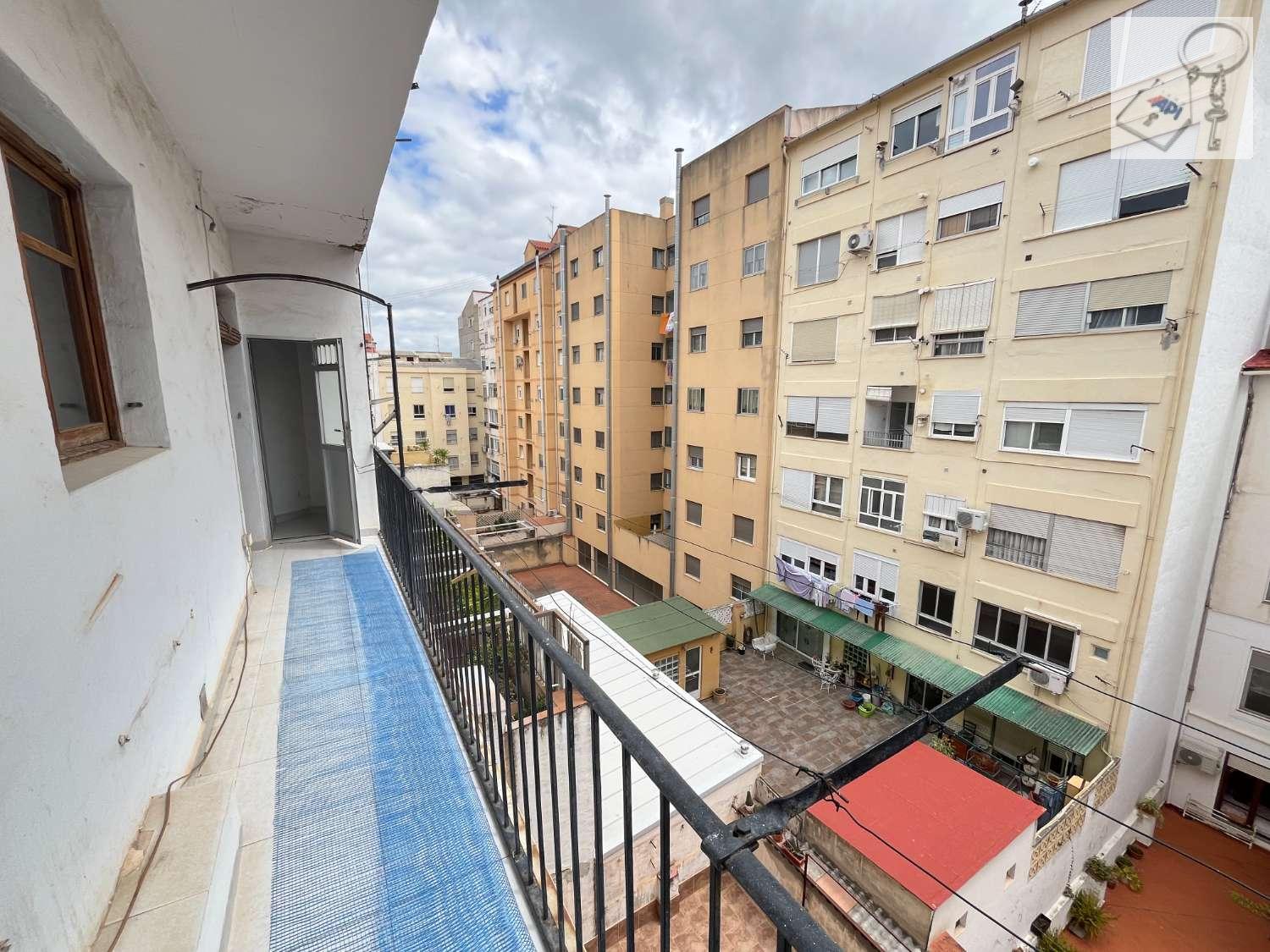 Flat for Sale in Alcoy