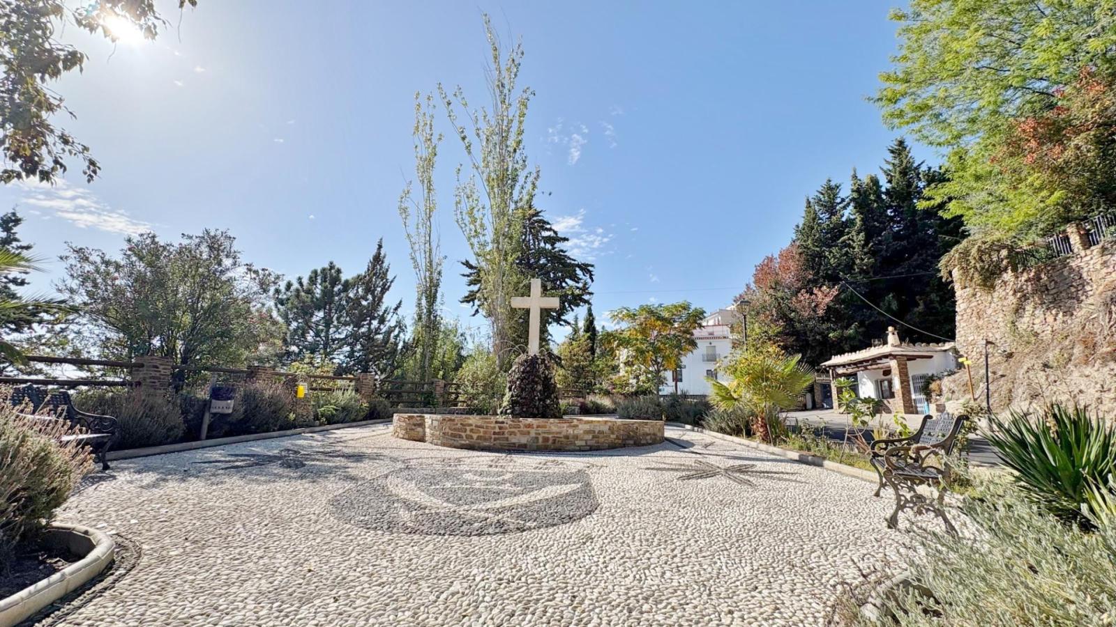 House for Sale in Válor