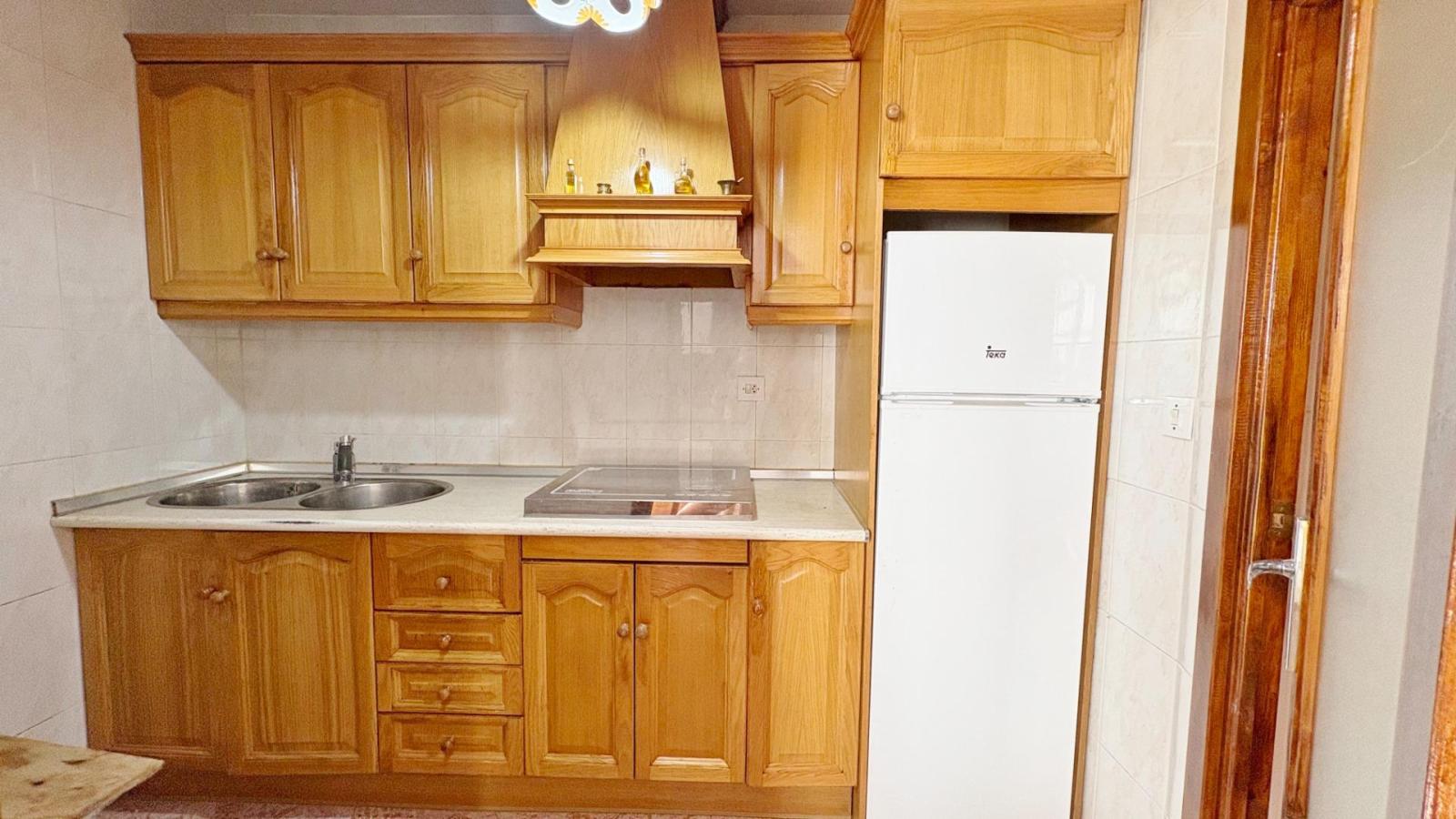 House for Sale in Válor