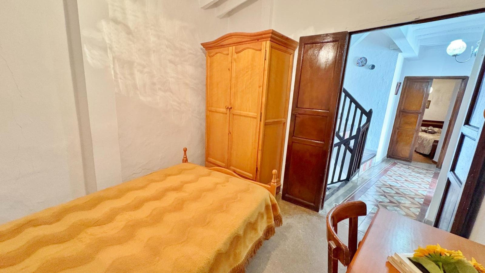 House for Sale in Válor