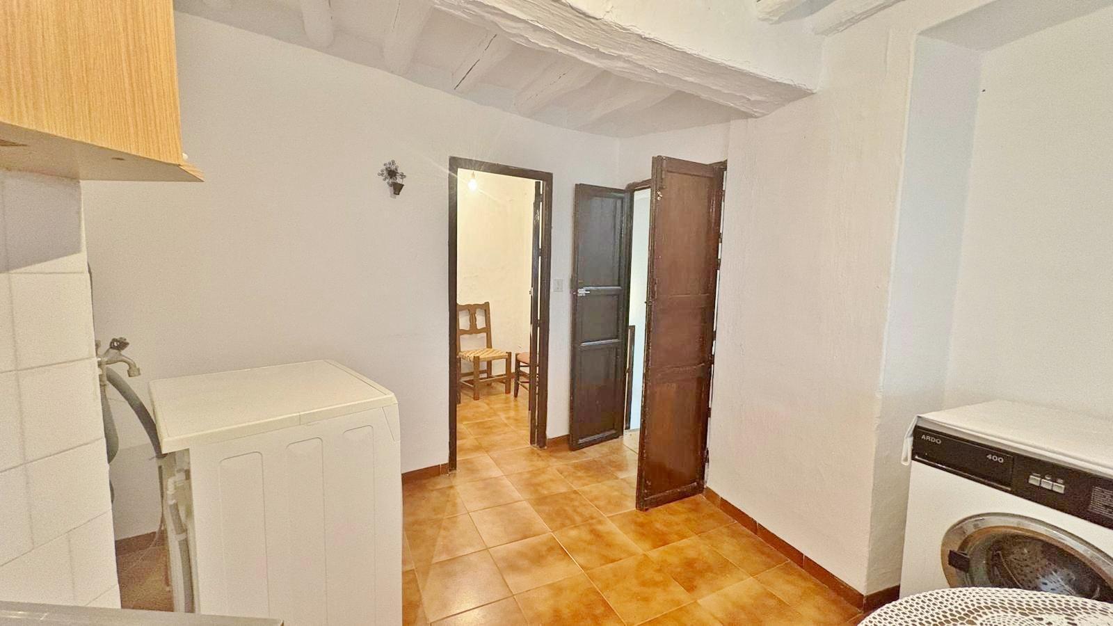 House for Sale in Válor