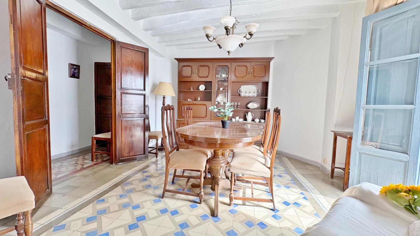 House for Sale in Válor