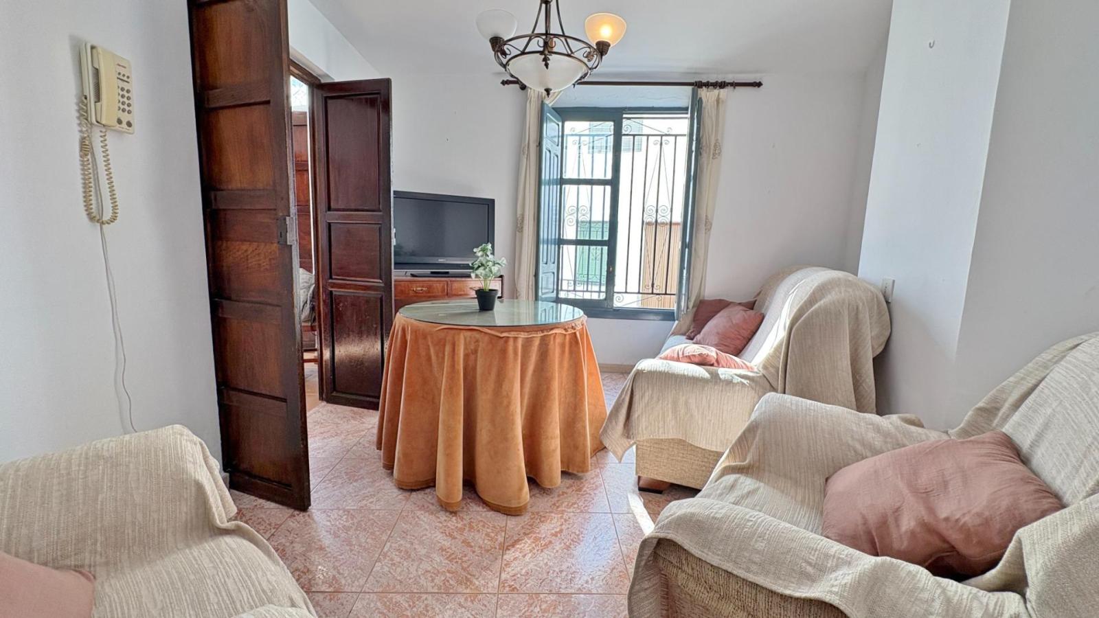 House for Sale in Válor