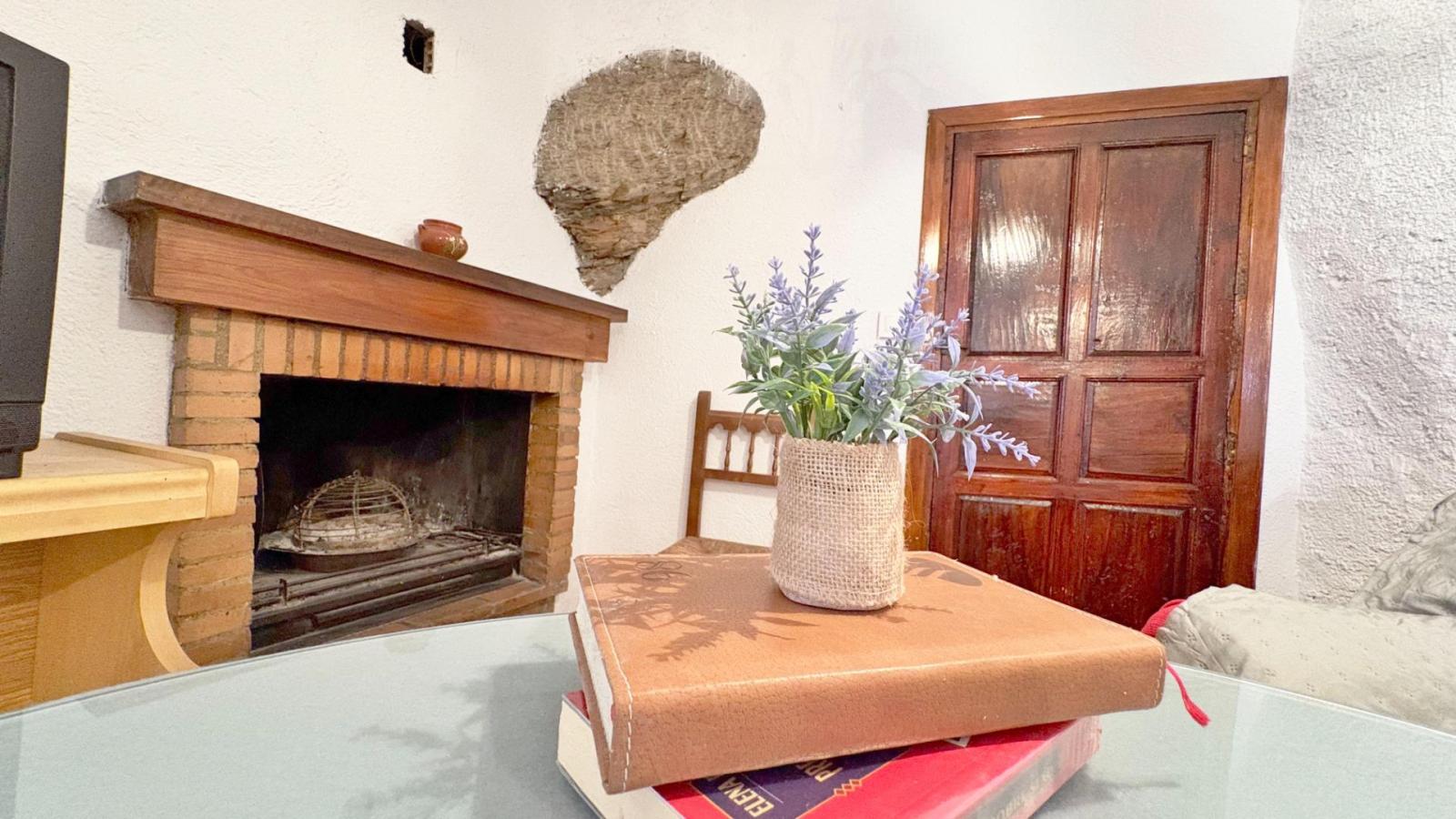 House for Sale in Válor