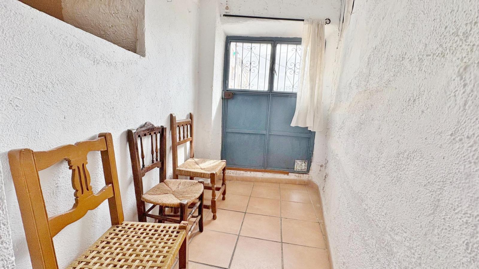 House for Sale in Válor