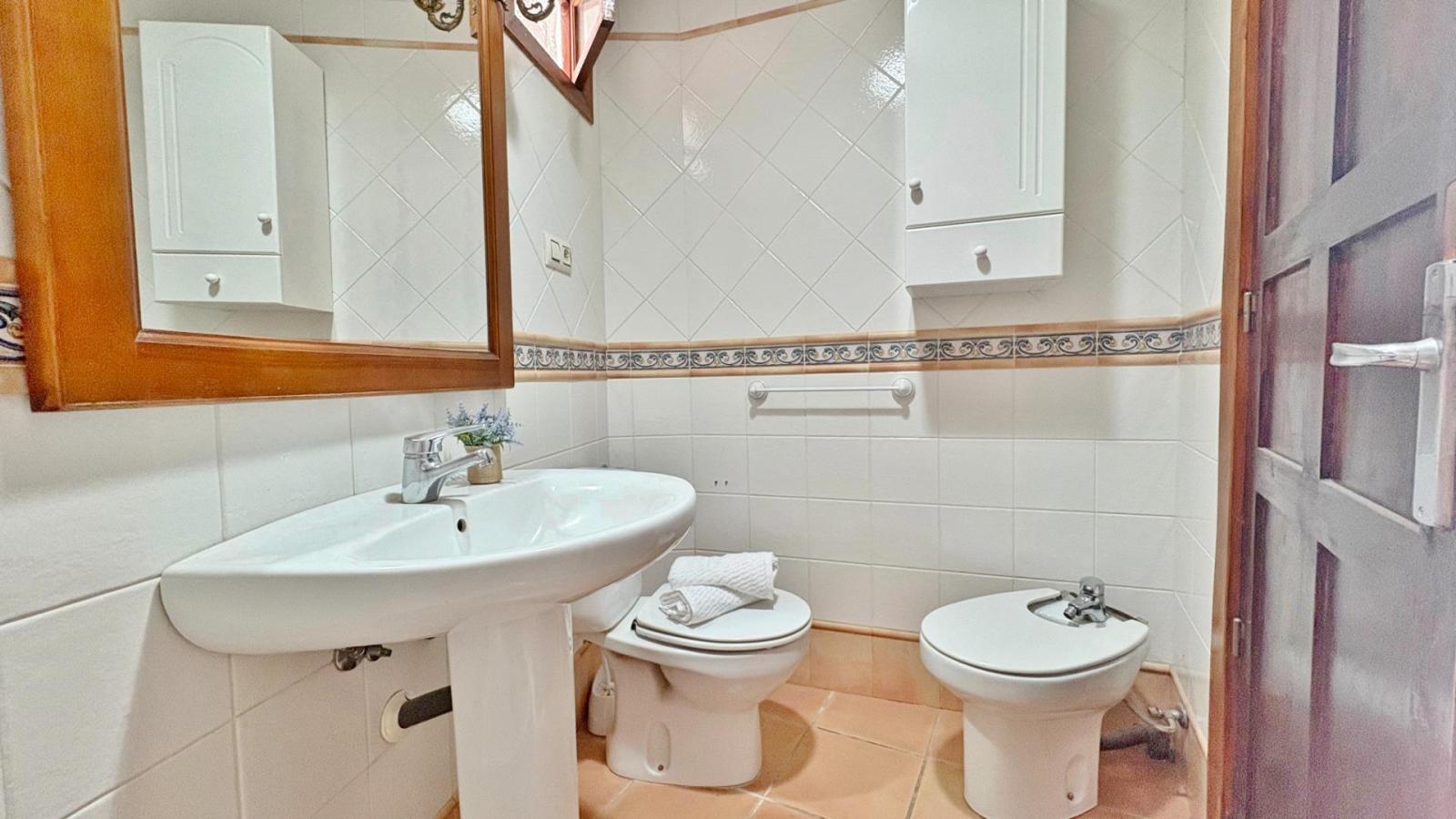 House for Sale in Válor