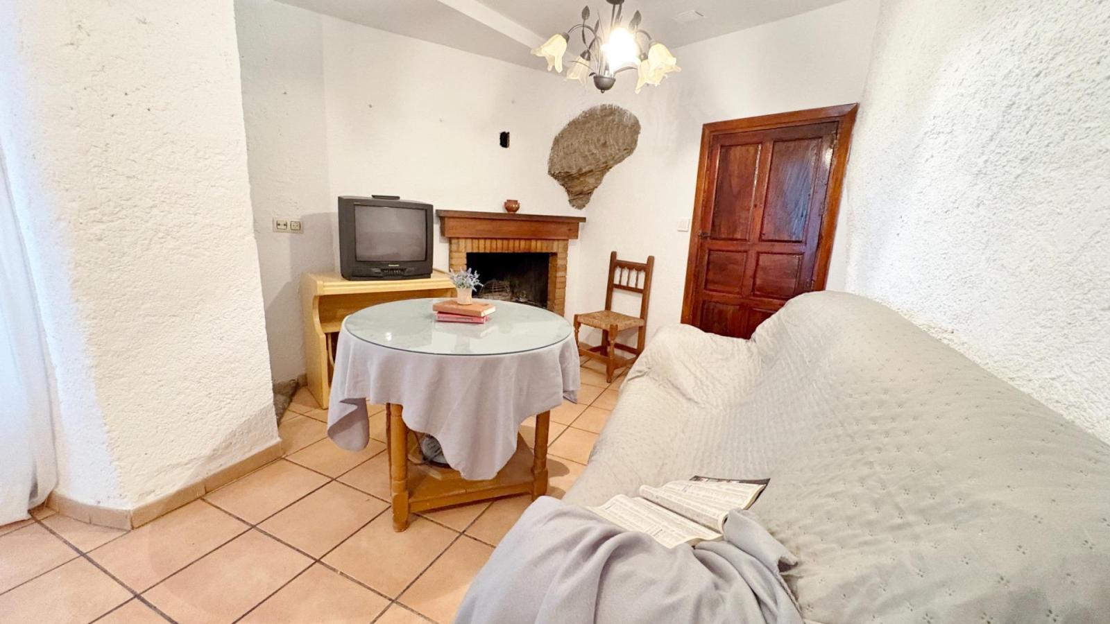House for Sale in Válor