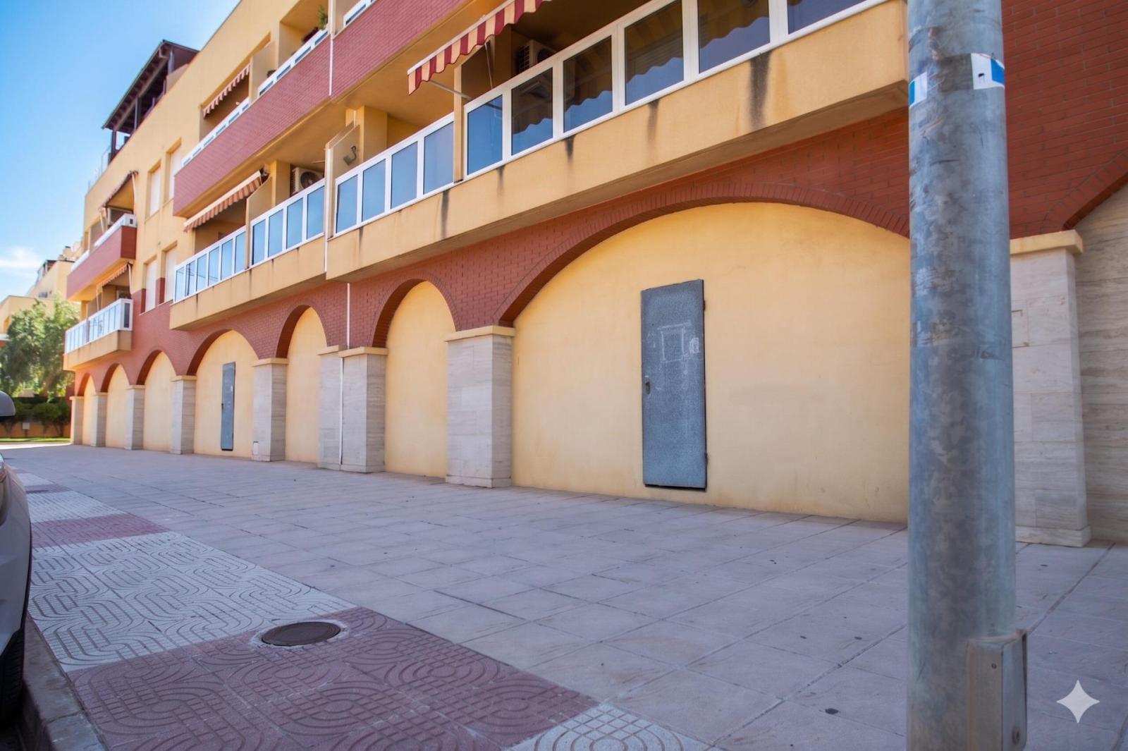 Premise for Rent in Roquetas de Mar