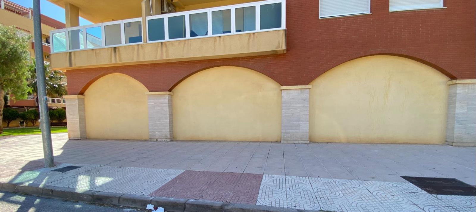 Premise for Rent in Roquetas de Mar