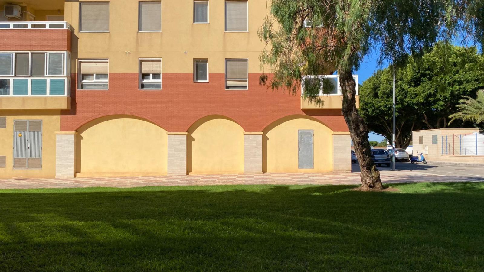 Premise for Rent in Roquetas de Mar