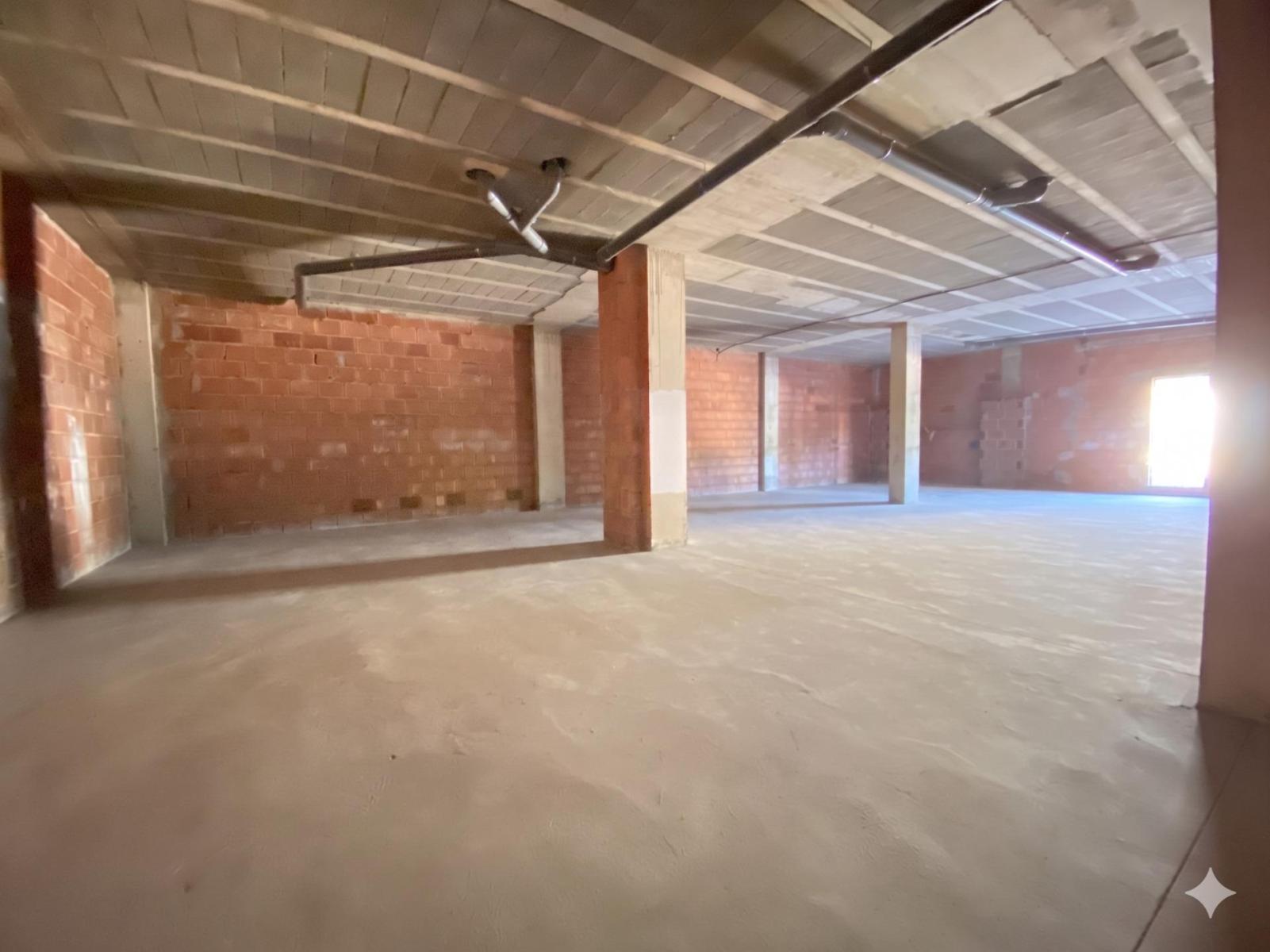 Premise for Rent in Roquetas de Mar