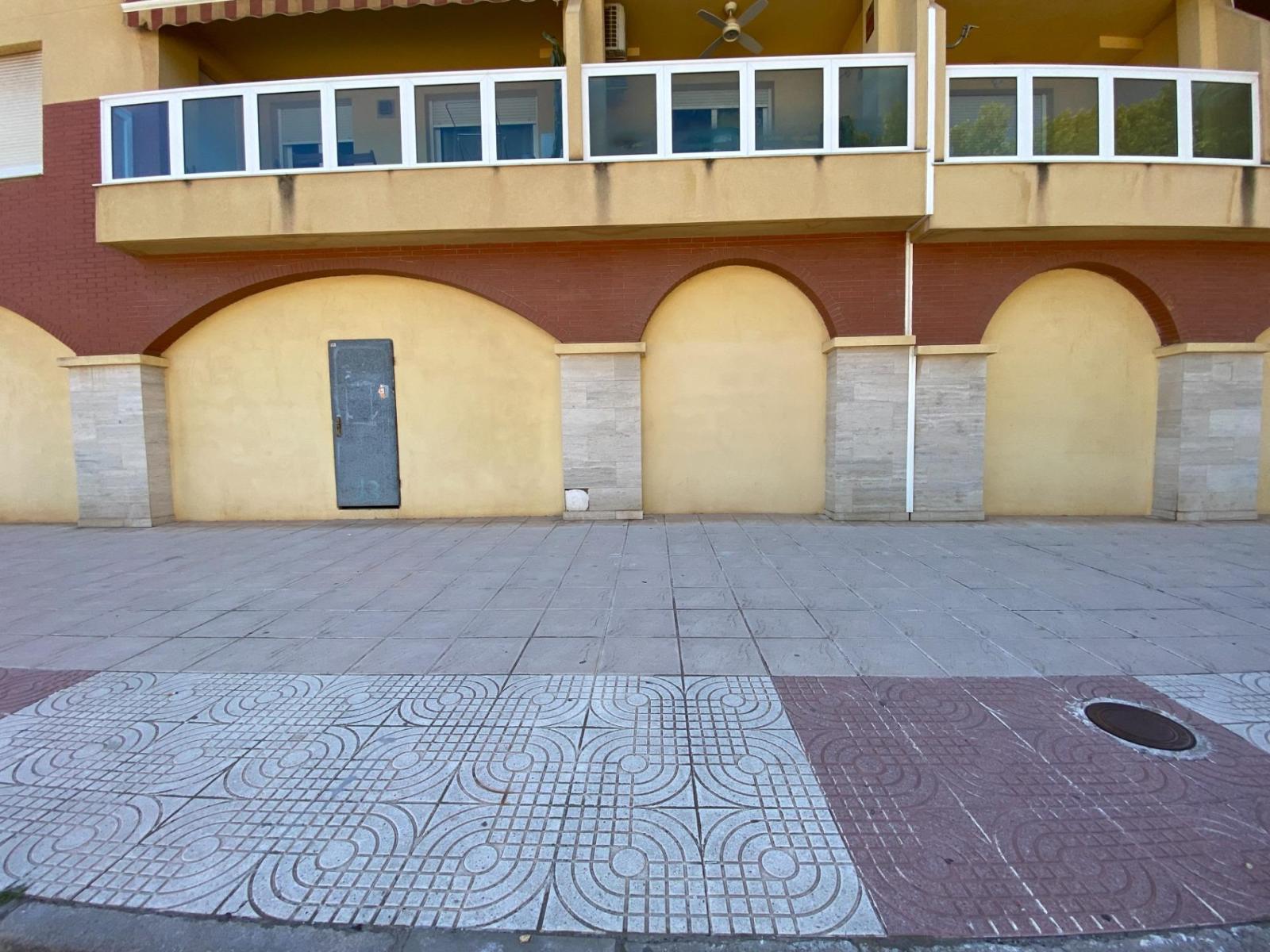 Premise for Rent in Roquetas de Mar