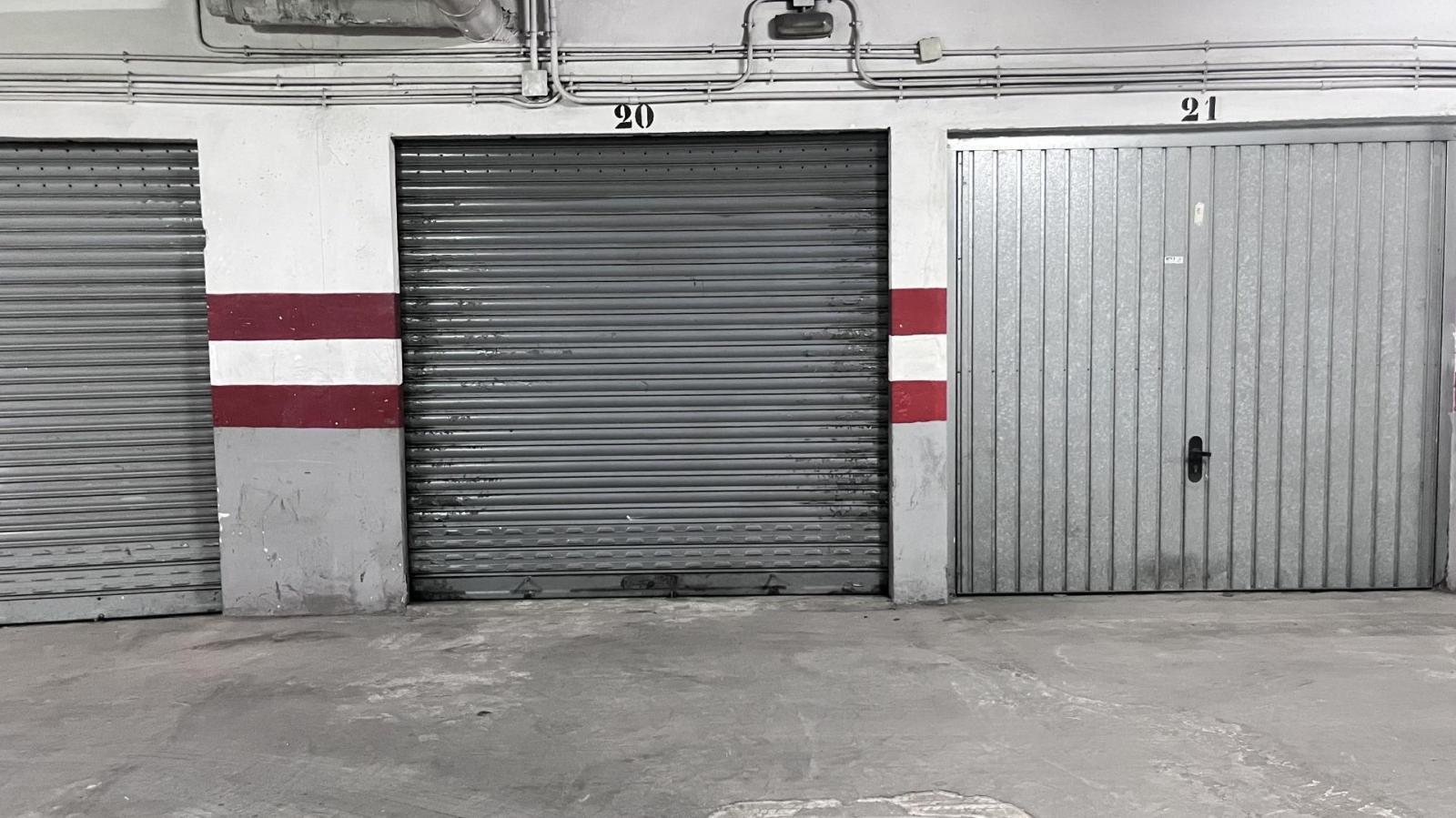 Garage for Sale in Almería