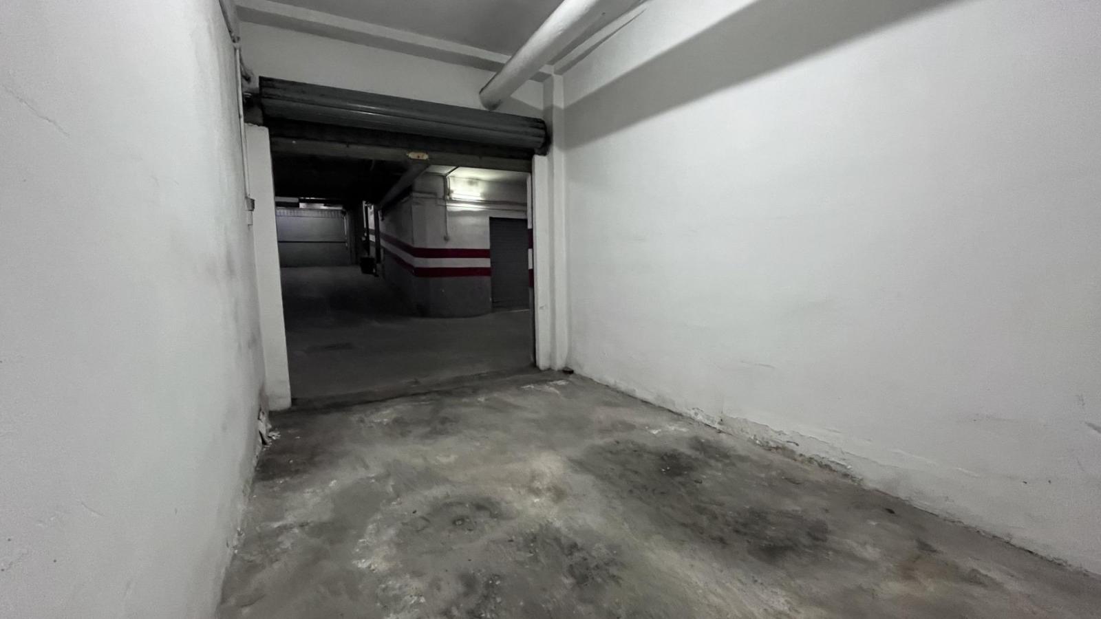 Garage for Sale in Almería