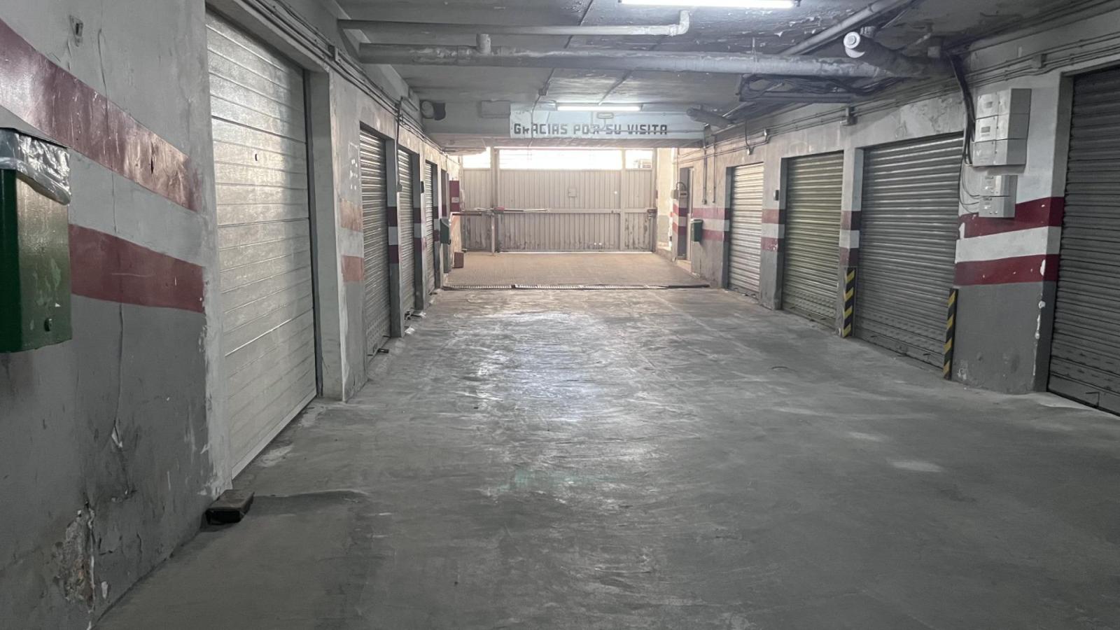 Garage for Sale in Almería