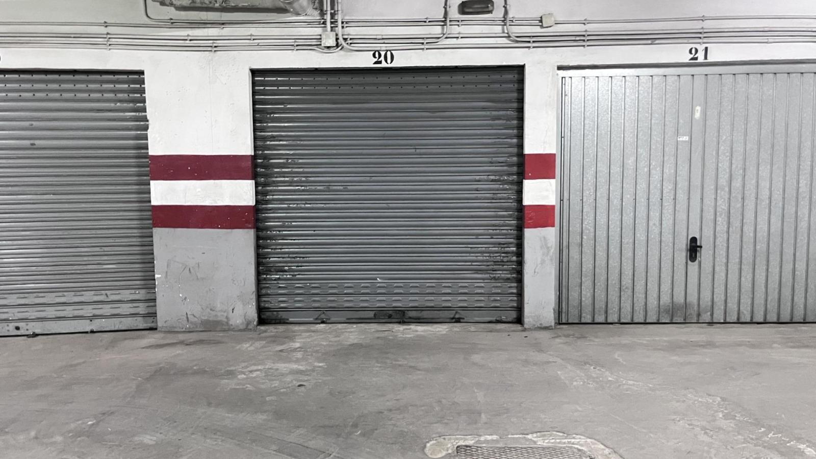 Garage for Sale in Almería