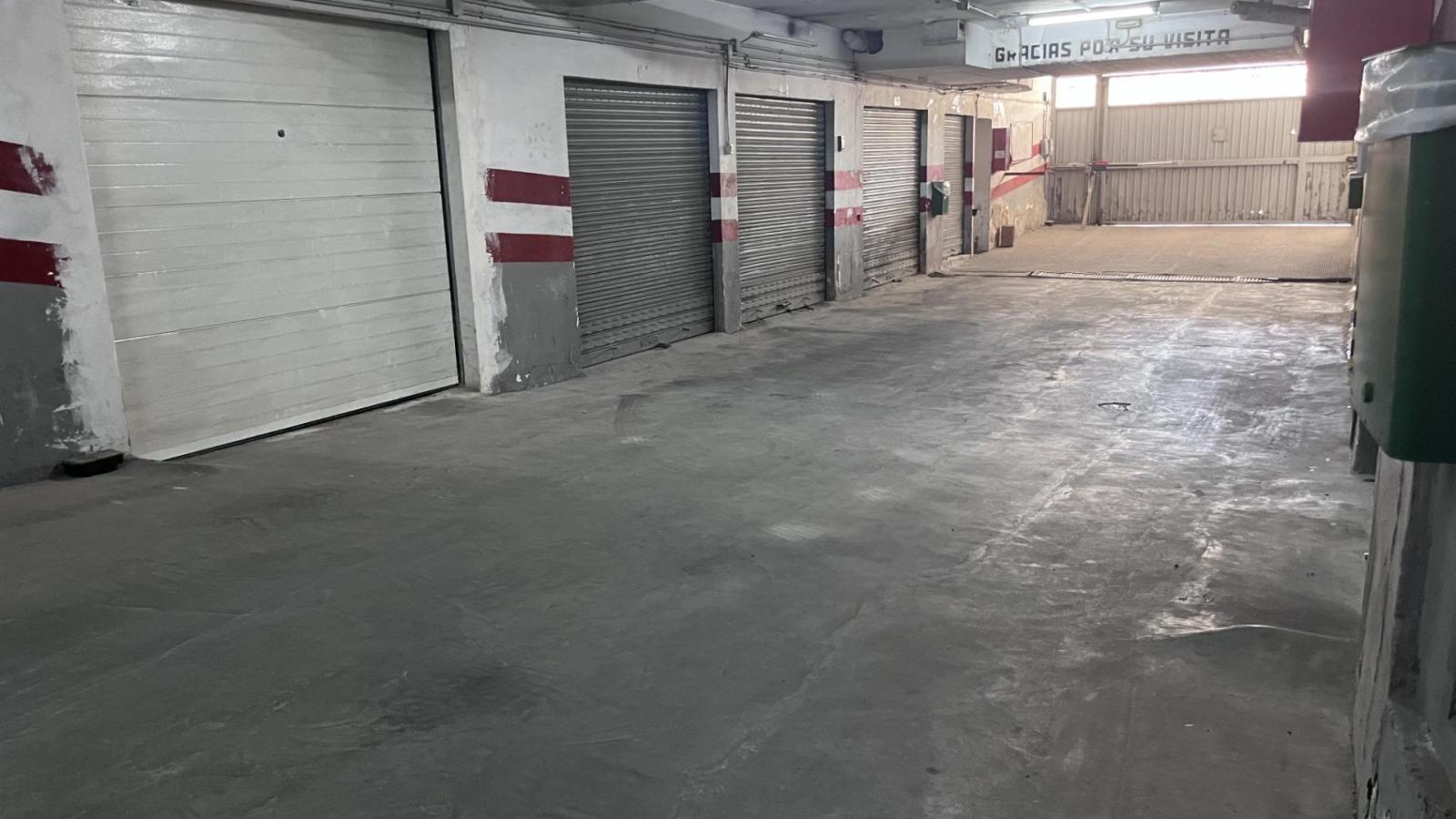Garage for Sale in Almería
