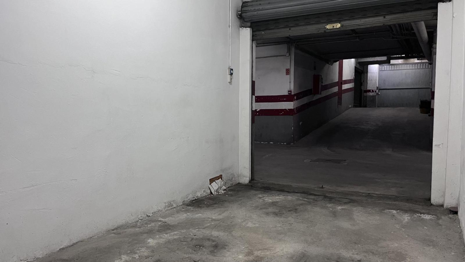 Garage for Sale in Almería