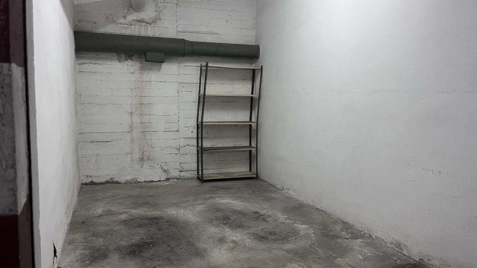 Garage for Sale in Almería