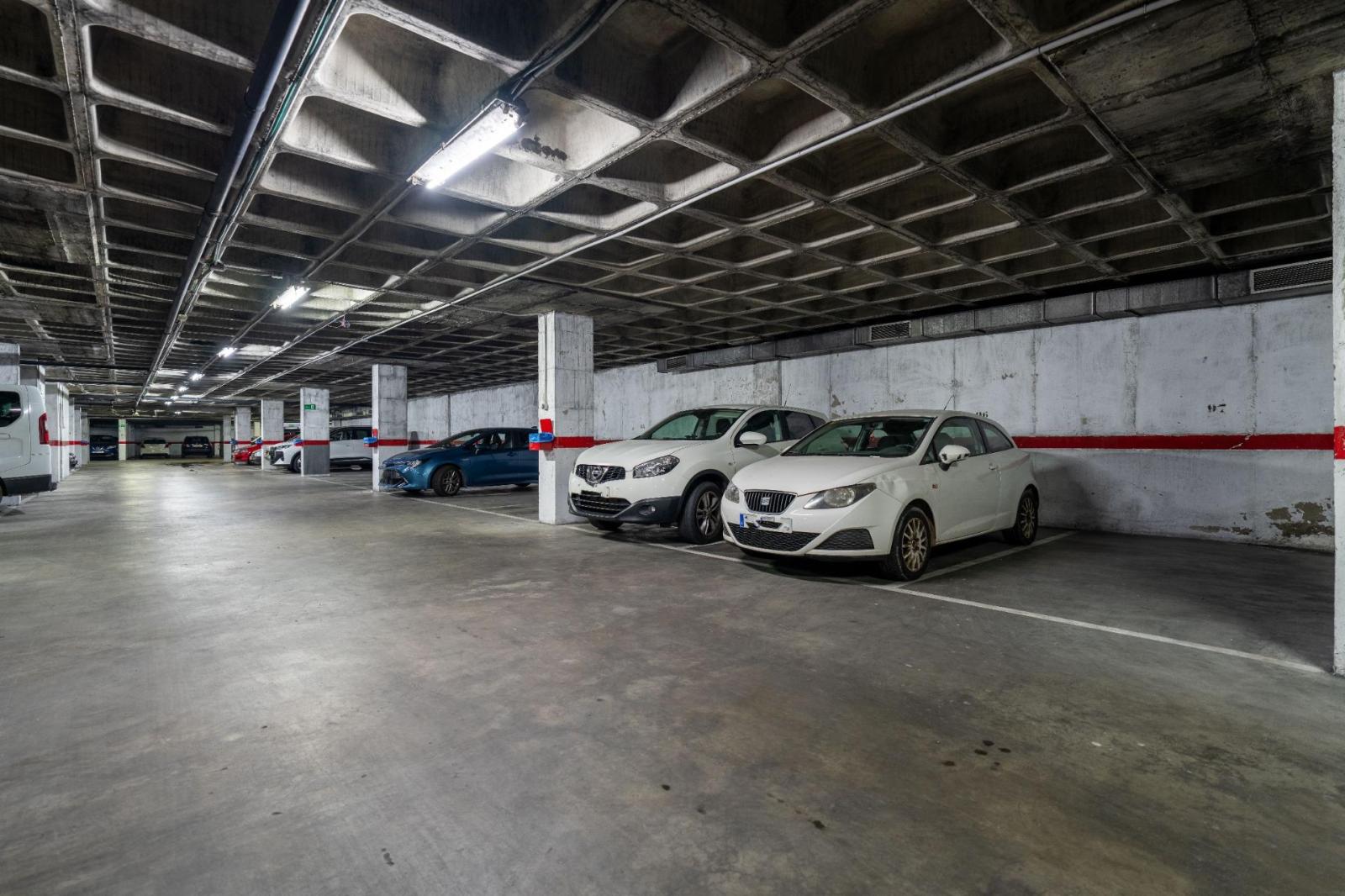 Garage for Sale in Roquetas de Mar