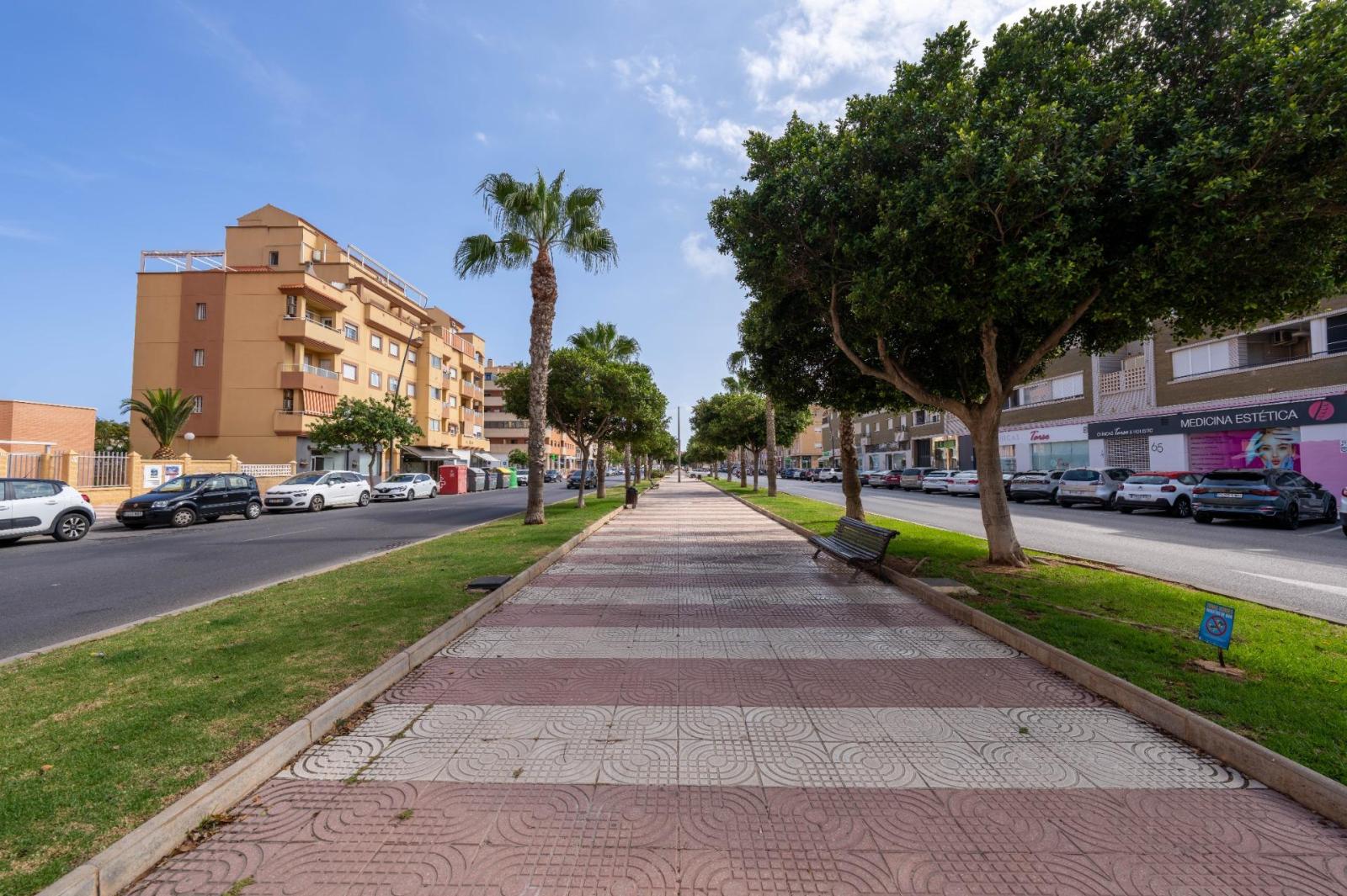 Garage for Sale in Roquetas de Mar
