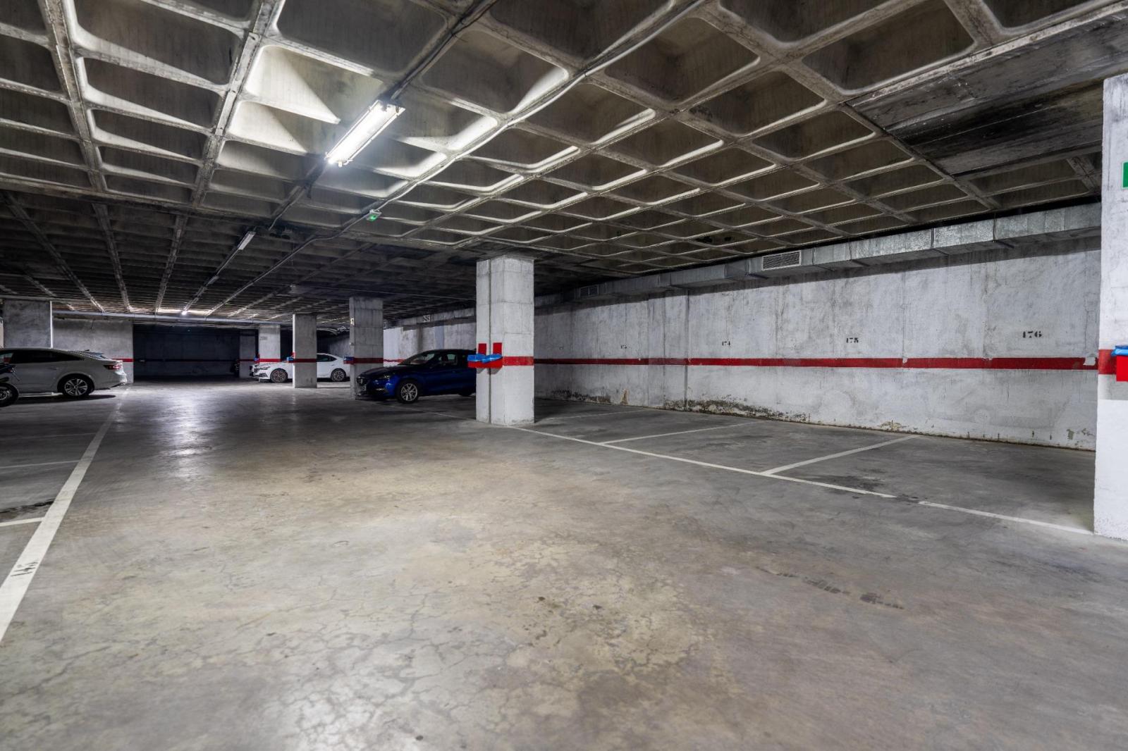 Garage for Sale in Roquetas de Mar