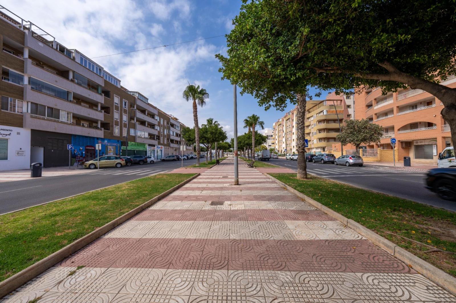 Garage for Sale in Roquetas de Mar